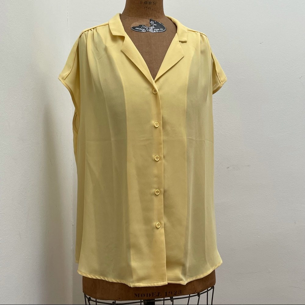 Soft Yellow Short Sleeved Blouse - L